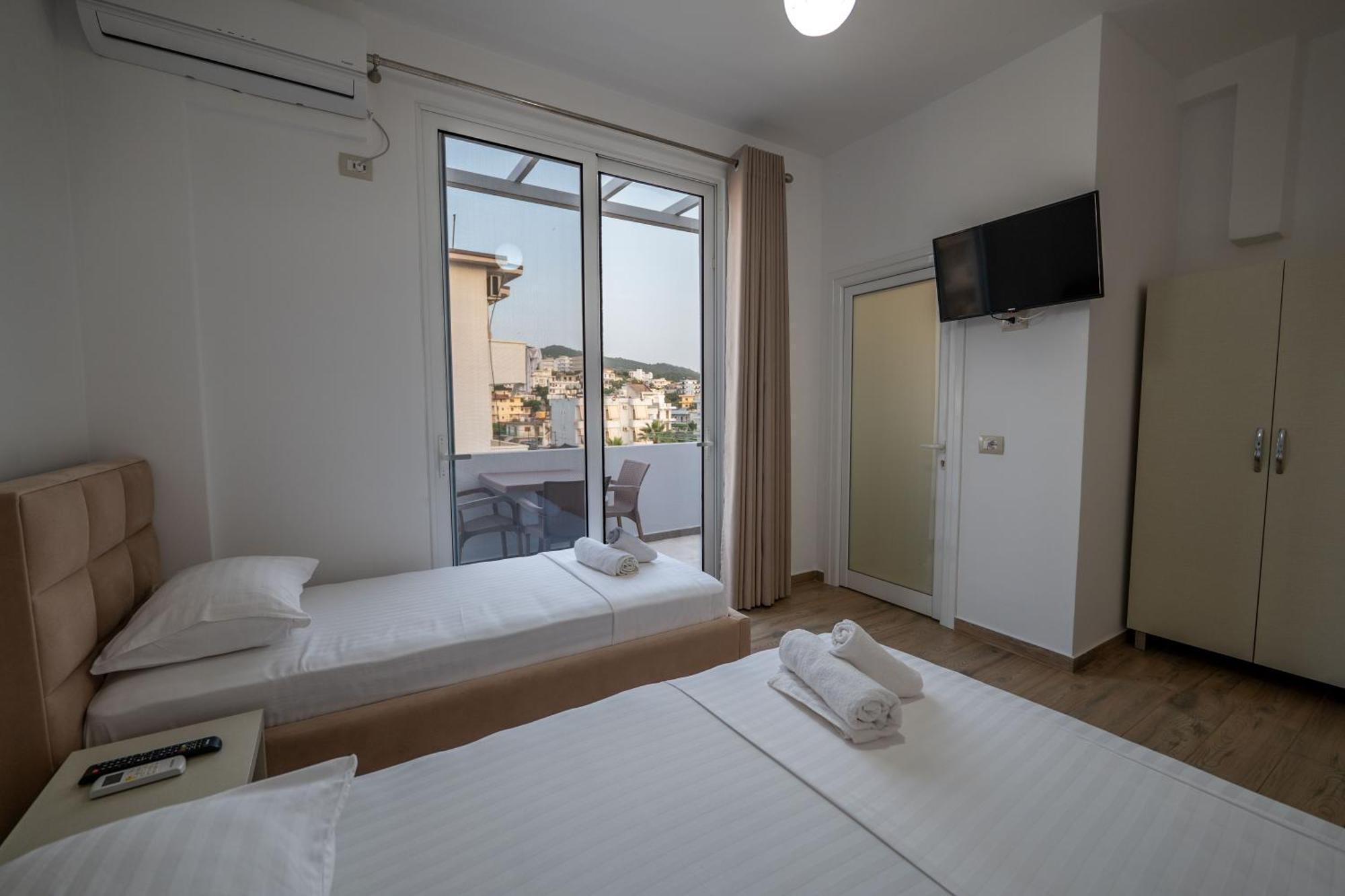 Hotel Veliaj Ксаміл Екстер'єр фото