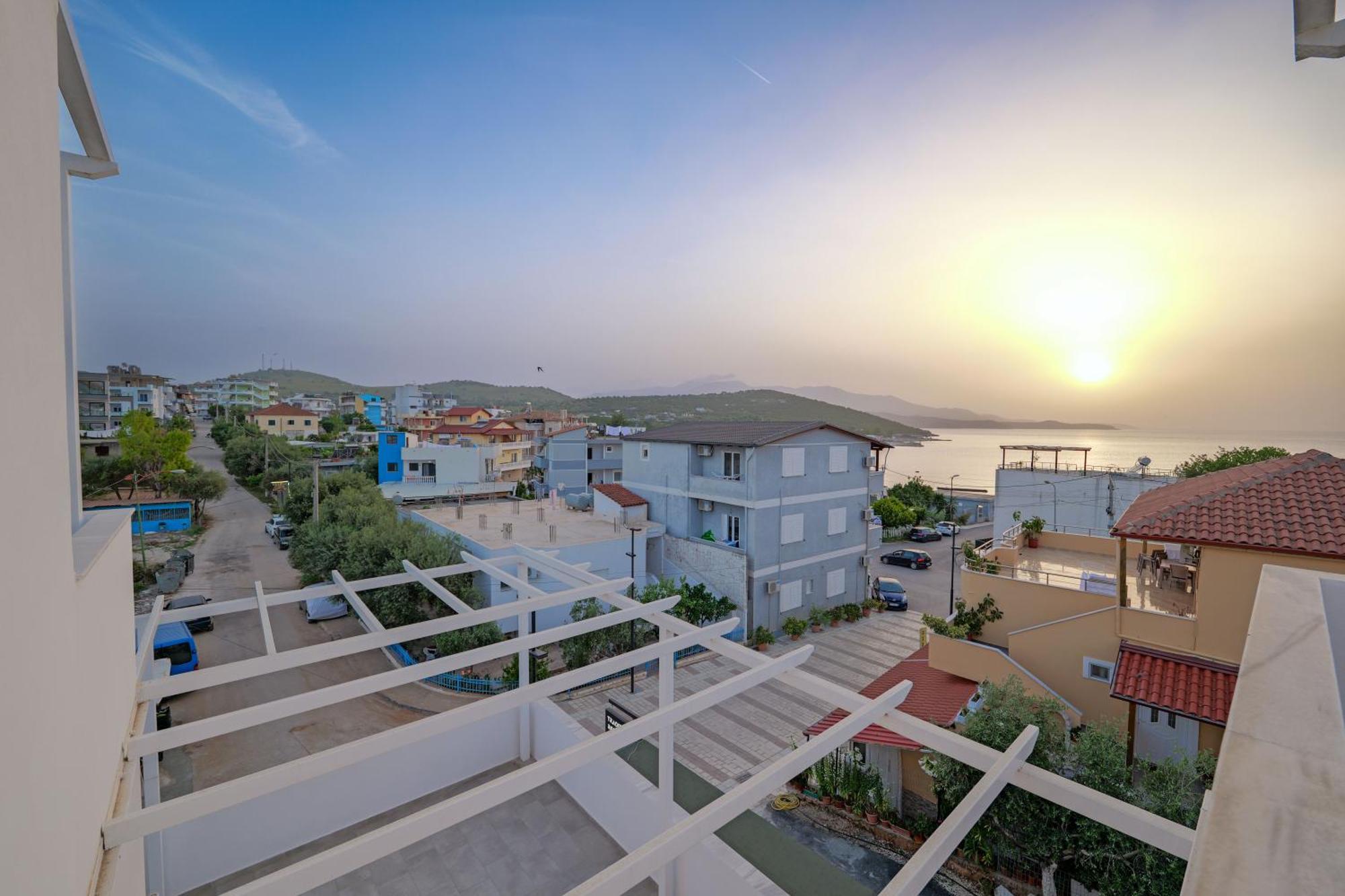 Hotel Veliaj Ксаміл Екстер'єр фото