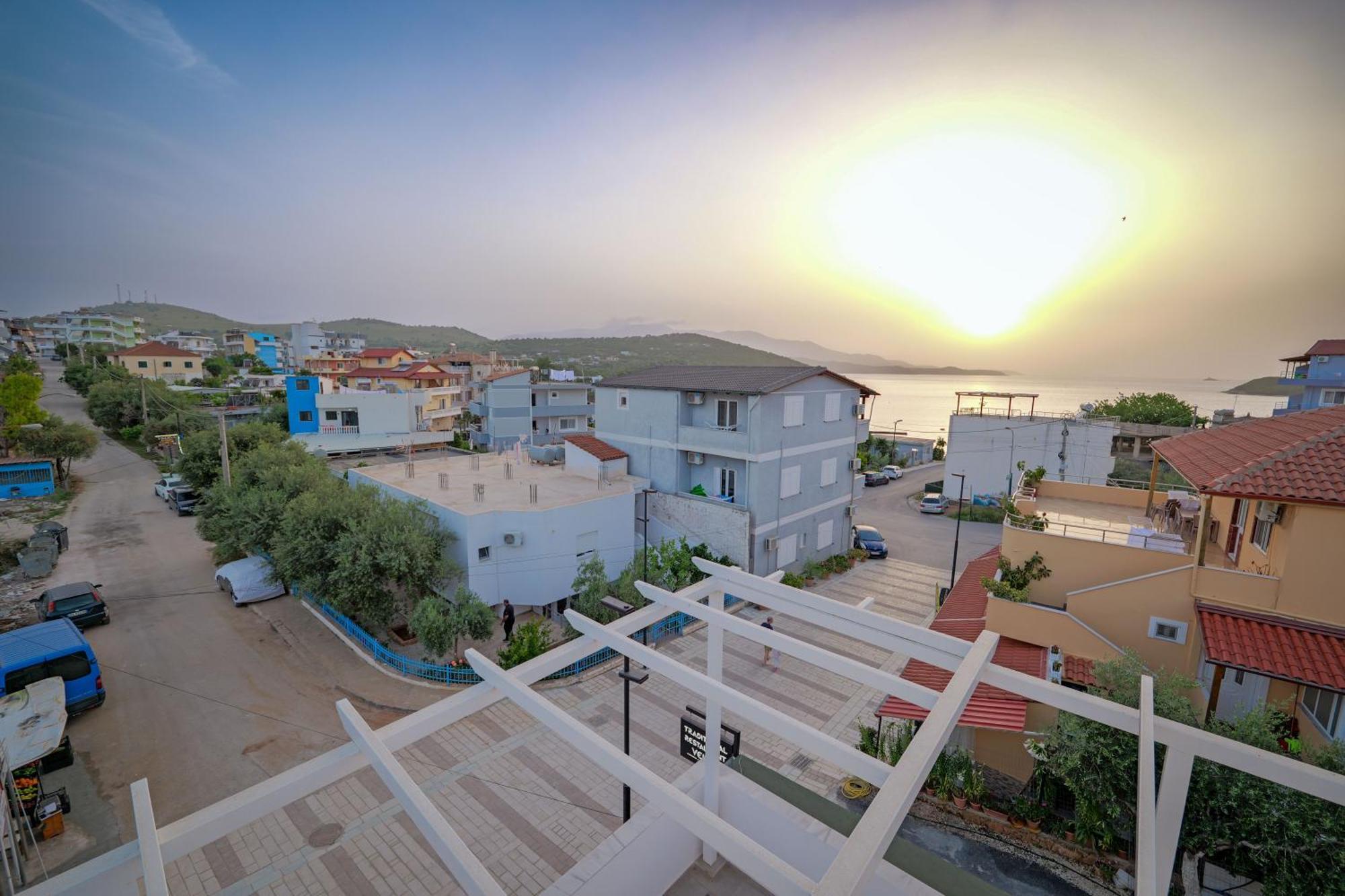 Hotel Veliaj Ксаміл Екстер'єр фото